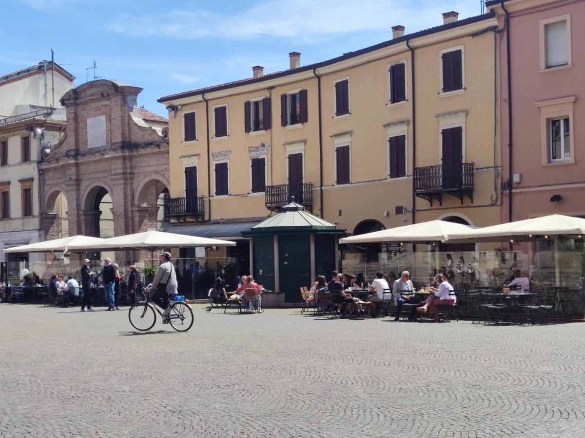 Appartamento In Piazza Cavour Centro Storico Rimini Eksteriør bilde