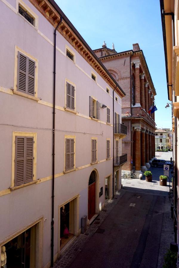 Appartamento In Piazza Cavour Centro Storico Rimini Eksteriør bilde